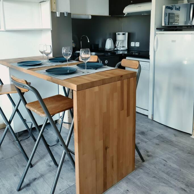 Appartement Dans Residence Avec Piscine La Londe-les-Maures Esterno foto