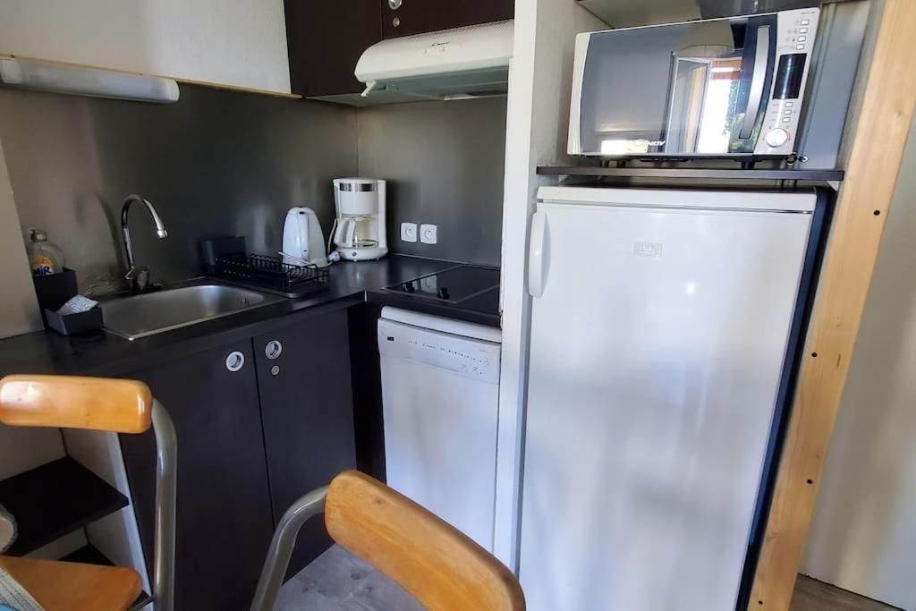 Appartement Dans Residence Avec Piscine La Londe-les-Maures Esterno foto