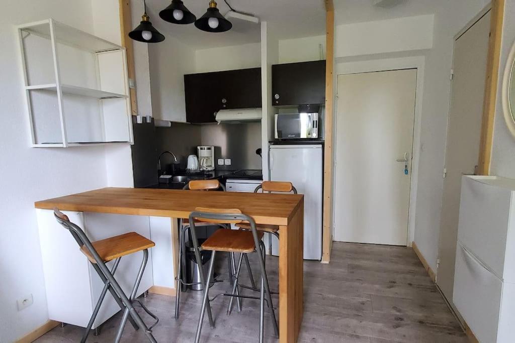 Appartement Dans Residence Avec Piscine La Londe-les-Maures Esterno foto